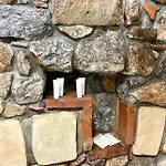 Stonehouse Apartament *