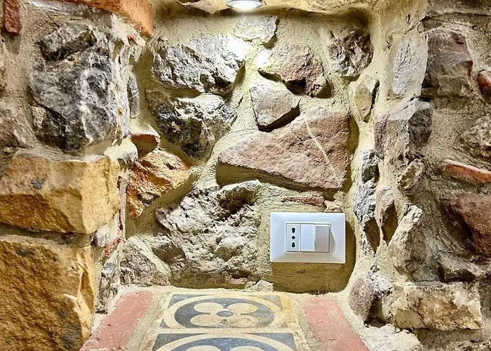 Stonehouse Apartament *