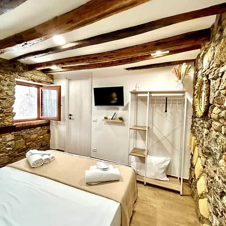Stonehouse * Чефалу