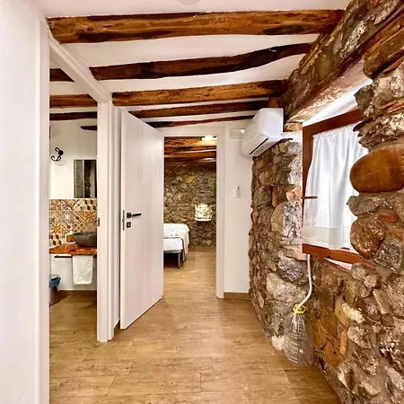 Апартаменти Stonehouse *
