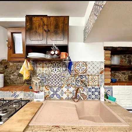 Апартаменти Stonehouse Чефалу