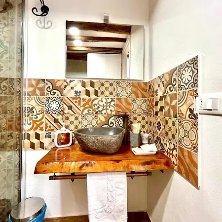 Апартаменти Stonehouse Чефалу