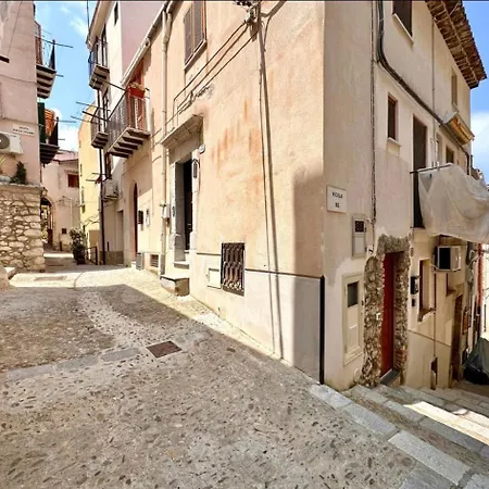 Апартаменти Stonehouse